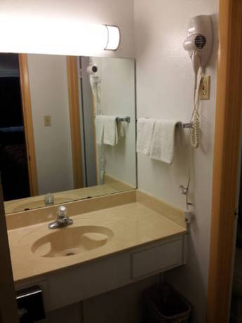 Imagen de la habitación del Hotel Delux Inn. Foto 5