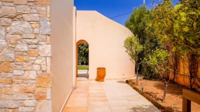 Imagen general del Hotel Deluxe 5 Bdrm Villa w Pool Next to the Beach. Foto 17