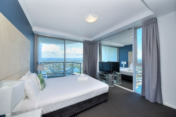 Imagen de la habitación del Hotel Deluxe Chevron Renaissance. Foto 22