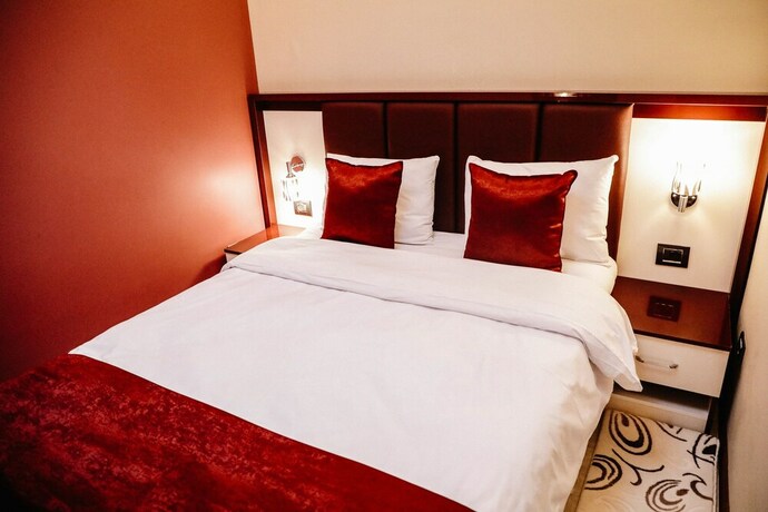 Imagen de la habitación del Hotel Deluxe City, Baku. Foto 20