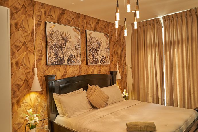 Imagen de la habitación del Hotel Deluxe Embassy Gardens. Foto 3