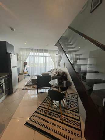 Imagen de la habitación del Hotel Deluxe Embassy Gardens. Foto 4