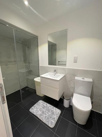 Imagen de la habitación del Hotel Deluxe Embassy Gardens. Foto 11