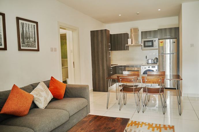 Imagen de la habitación del Hotel Deluxe Embassy Gardens. Foto 12