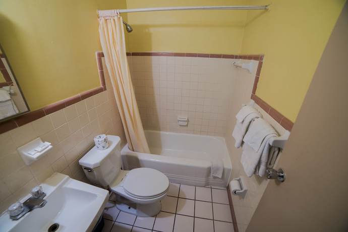 Imagen de la habitación del Hotel Deluxe Inn, Bunnell. Foto 9