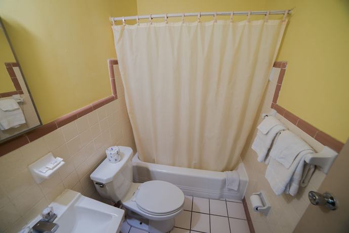 Imagen de la habitación del Hotel Deluxe Inn, Bunnell. Foto 10
