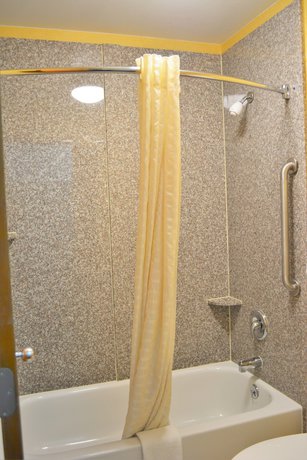 Imagen de la habitación del Hotel Deluxe Inn Fayetteville - I-95 Exit 49. Foto 3