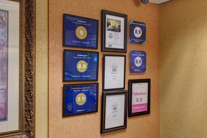 Imagen de los interiores del Hotel Deluxe Inn Fayetteville - I-95 Exit 49. Foto 16