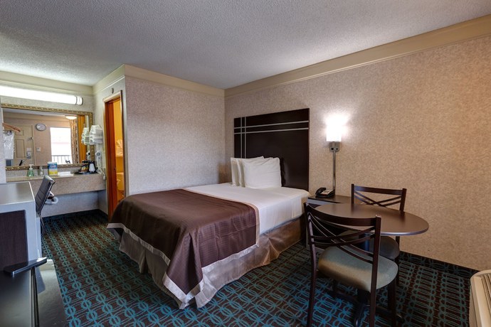Imagen de la habitación del Hotel Deluxe Inn Fayetteville - I-95 Exit 49. Foto 5