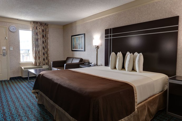 Imagen de la habitación del Hotel Deluxe Inn Fayetteville - I-95 Exit 49. Foto 7