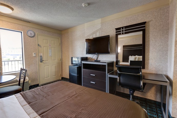 Imagen de la habitación del Hotel Deluxe Inn Fayetteville - I-95 Exit 49. Foto 9