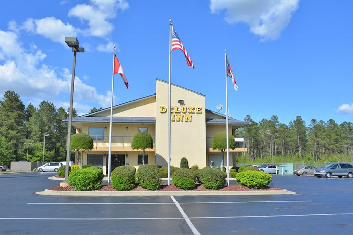 Imagen general del Hotel Deluxe Inn Fayetteville - I-95 Exit 49. Foto 1
