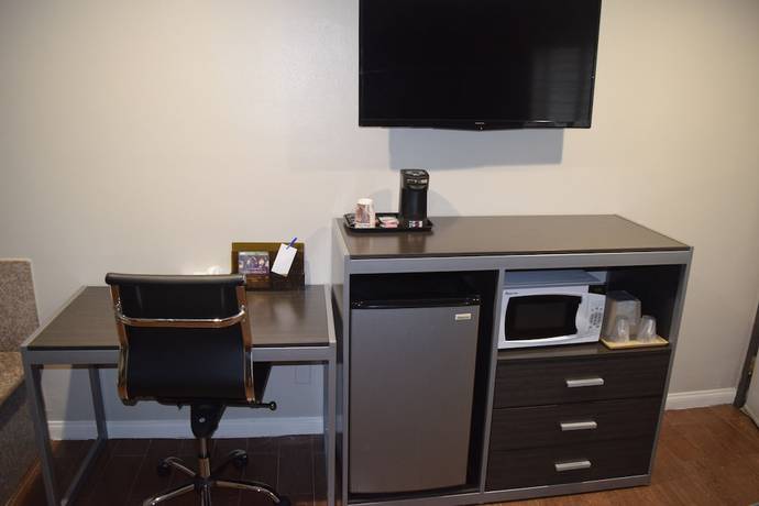 Imagen de la habitación del Hotel Deluxe Inn Hawthorne. Foto 4