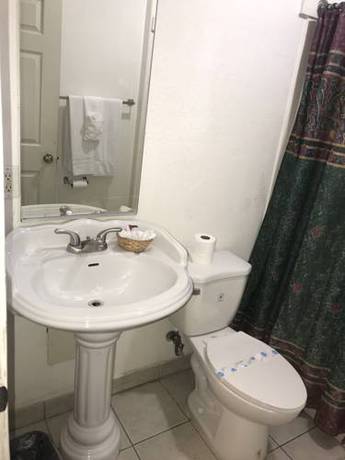 Imagen de la habitación del Hotel Deluxe Inn, Indio. Foto 2