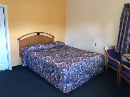 Imagen de la habitación del Hotel Deluxe Inn, Indio. Foto 6