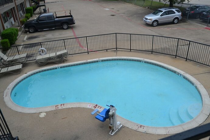 Imagen general del Hotel Deluxe Inn, Irving. Foto 1