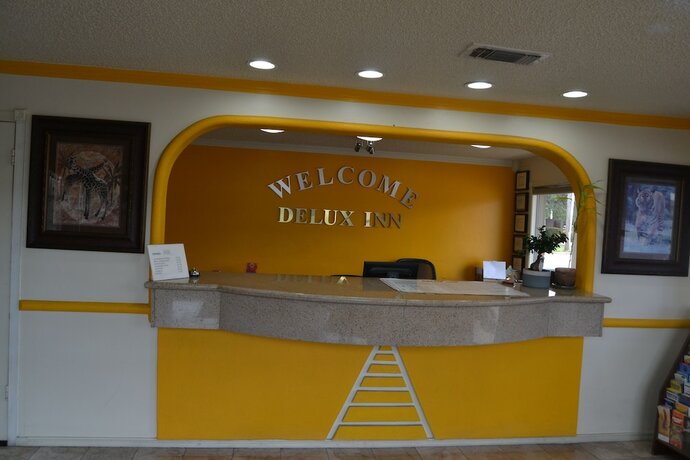 Imagen general del Hotel Deluxe Inn, Irving. Foto 3