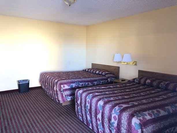 Imagen de la habitación del Hotel Deluxe Inn Motel. Foto 18