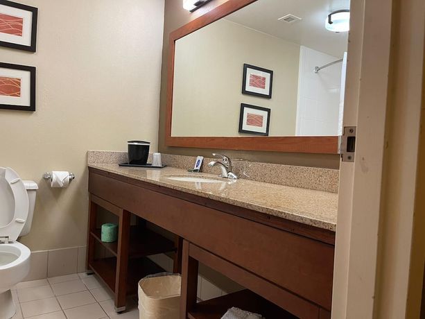 Imagen de la habitación del Hotel Deluxe Inn, Plano. Foto 5