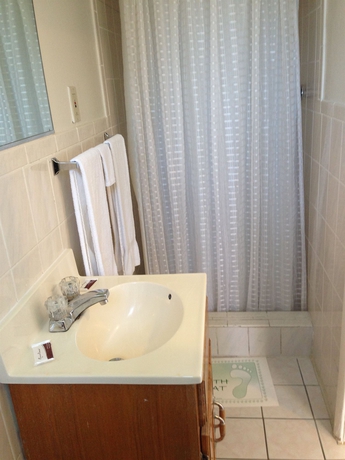 Imagen de la habitación del Hotel Deluxe Inn, South San Francisco. Foto 3