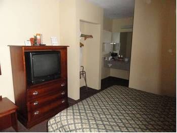 Imagen de los exteriores del Hotel Deluxe Inn, Waco . Foto 16