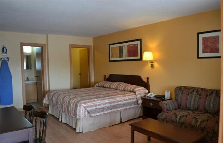 Imagen de la habitación del Hotel Deluxe Inn and Suites Weslaco. Foto 9