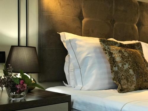 Imagen de la habitación del Hotel Deluxe, Tirana. Foto 9