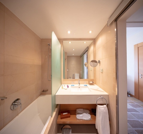 Imagen de la habitación del Hotel Deluxe Villas Don Carlos Resort. Foto 9