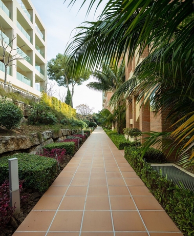 Imagen de los exteriores del Hotel Deluxe Villas Don Carlos Resort. Foto 11