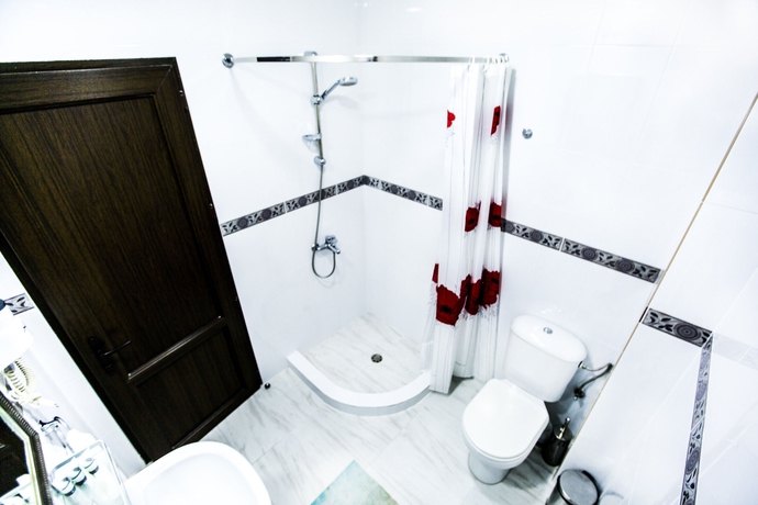 Imagen de la habitación del Hotel Deluxe Yerevan. Foto 15