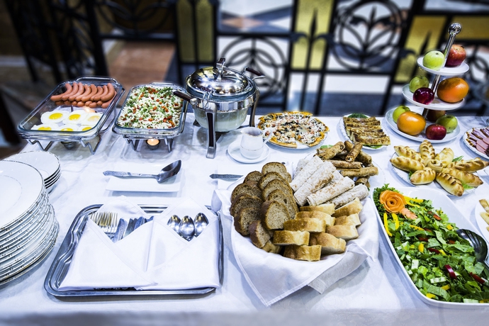 Imagen del bar/restaurante del Hotel Deluxe Yerevan. Foto 2