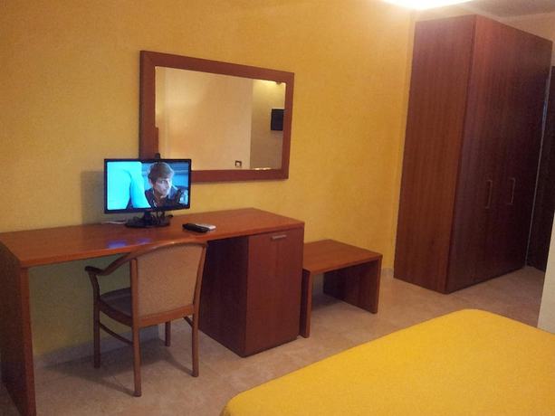Imagen de la habitación del Hotel Demar. Foto 3