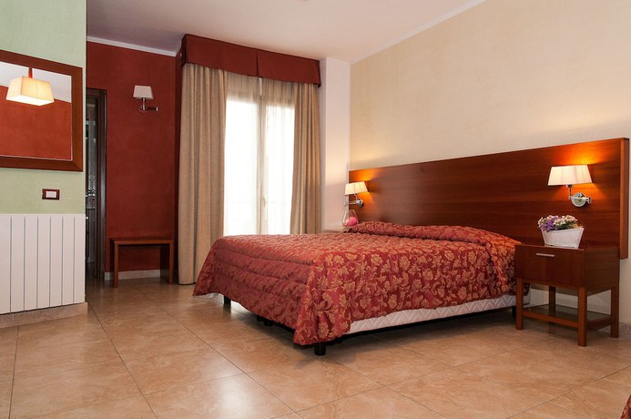 Imagen de la habitación del Hotel Demar. Foto 4