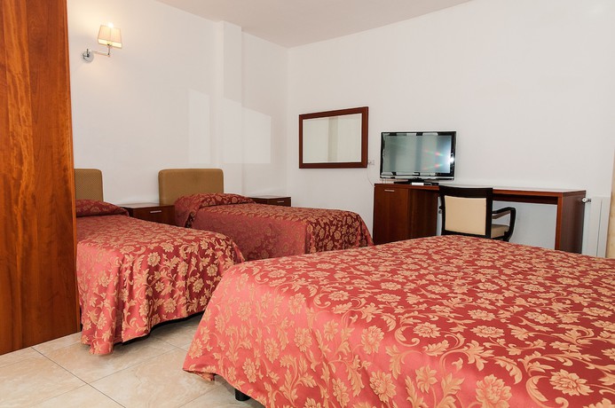 Imagen de la habitación del Hotel Demar. Foto 11