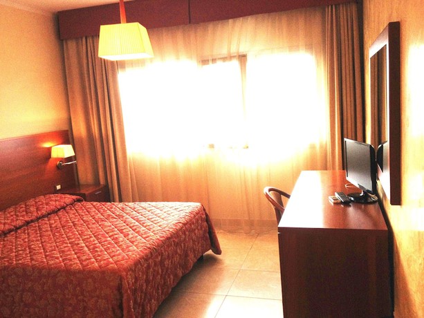 Imagen de la habitación del Hotel Demar. Foto 16