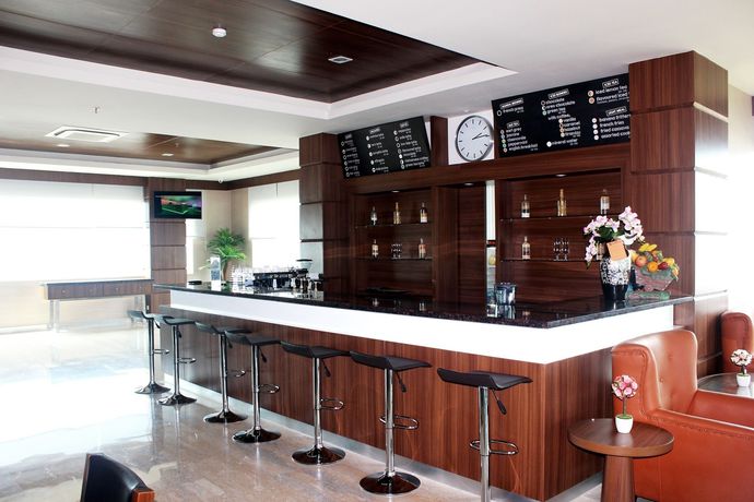 Imagen de los exteriores del Hotel Demelia. Foto 10