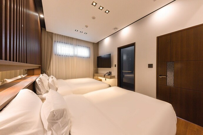 Imagen de la habitación del Hotel Demer. Foto 14