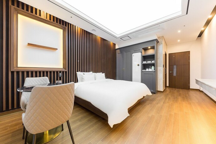 Imagen de la habitación del Hotel Demer. Foto 15