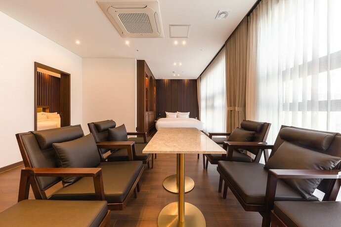 Imagen de la habitación del Hotel Demer. Foto 16