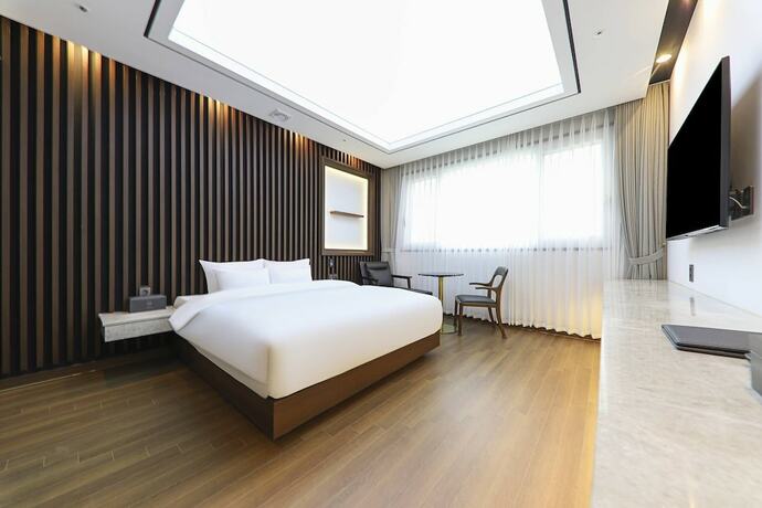Imagen de la habitación del Hotel Demer. Foto 17