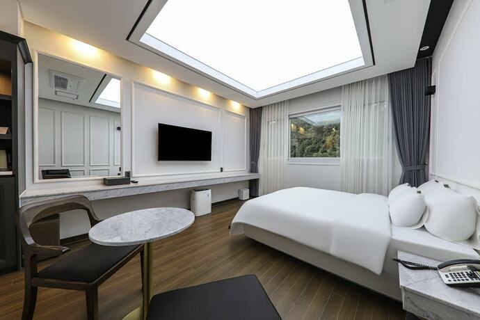 Imagen de la habitación del Hotel Demer. Foto 33