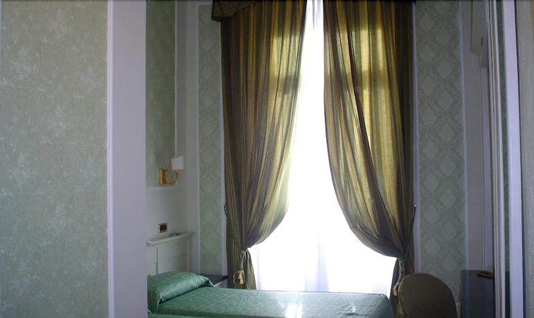 Imagen de la habitación del Hotel Demetra Capitolina. Foto 13