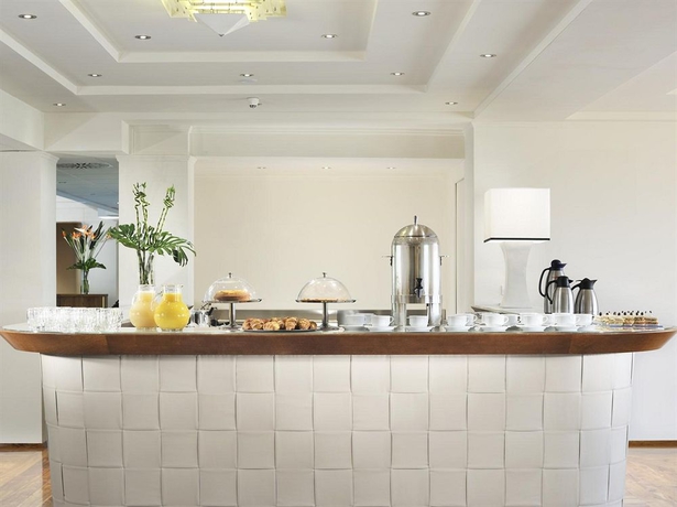 Imagen del bar/restaurante del Hotel Demidoff Country Resort. Foto 4