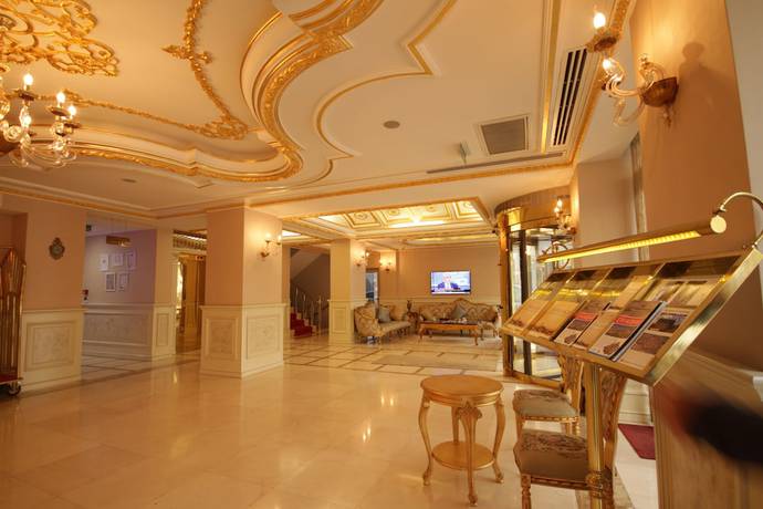 Imagen de los interiores del Hotel Demir. Foto 19