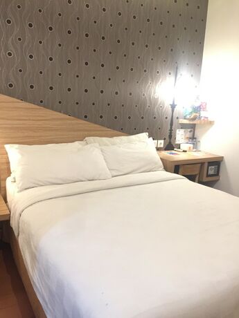 Imagen de la habitación del Hotel Demira. Foto 20