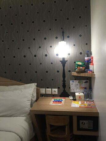 Imagen de la habitación del Hotel Demira. Foto 25