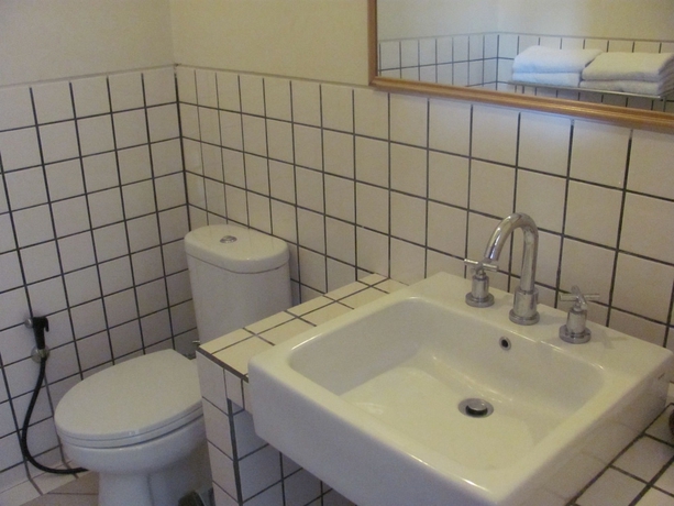 Imagen de la habitación del Hotel D'emmerick Salib Putih Salatiga. Foto 7