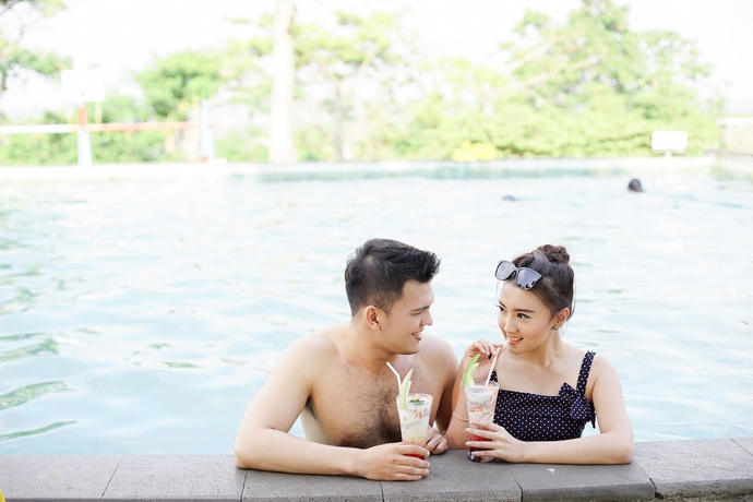 Imagen de la piscina del Hotel D'emmerick Salib Putih Salatiga. Foto 18