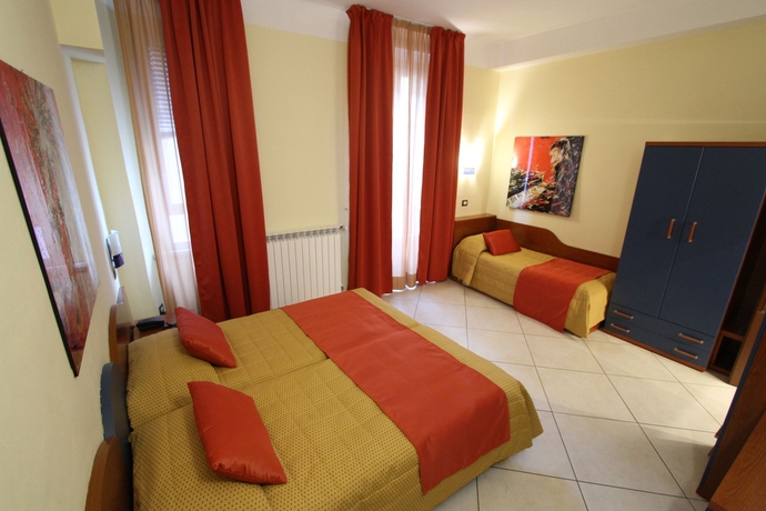 Imagen de la habitación del Hotel Demo. Foto 7