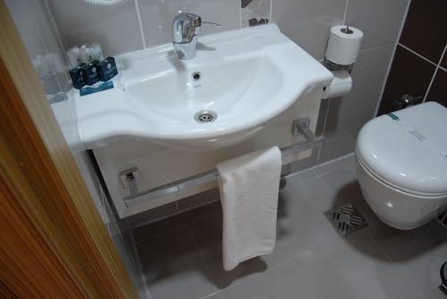Imagen de la habitación del Hotel Demosan City Otel. Foto 1